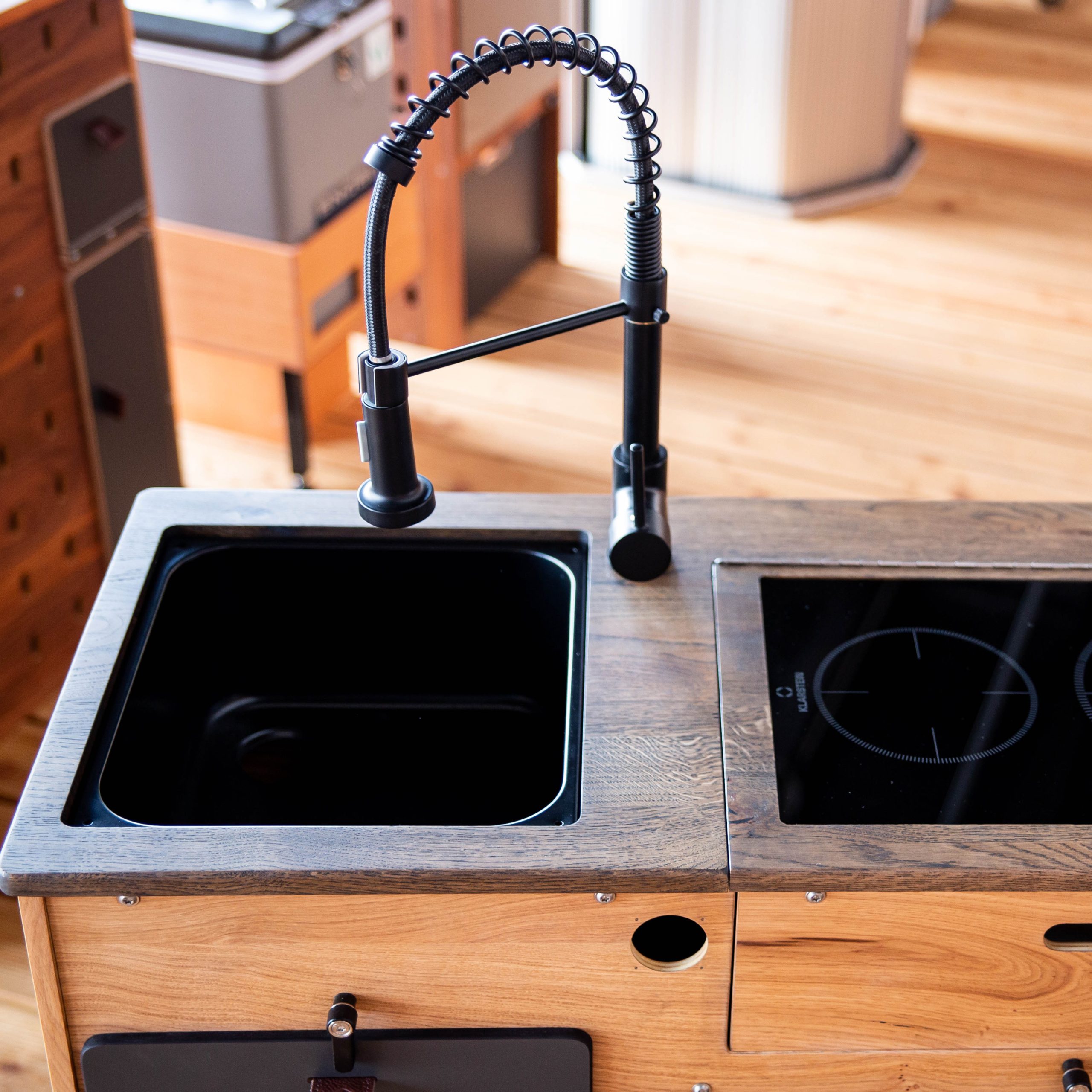 Küchen Modul 1 mit Kochstelle und Spüle | CargoClips